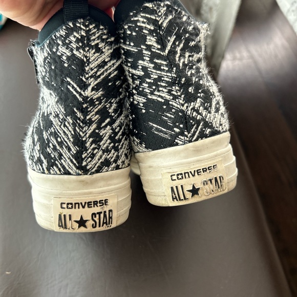 Converse size 7.5 women - Picture 3 of 5